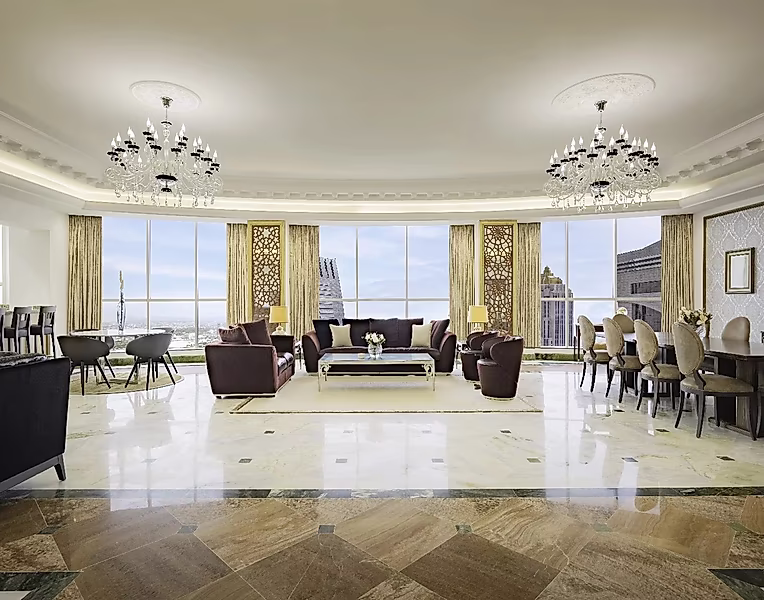Stunning 4BR Apartment with Luxurious Finishes - Photo 1