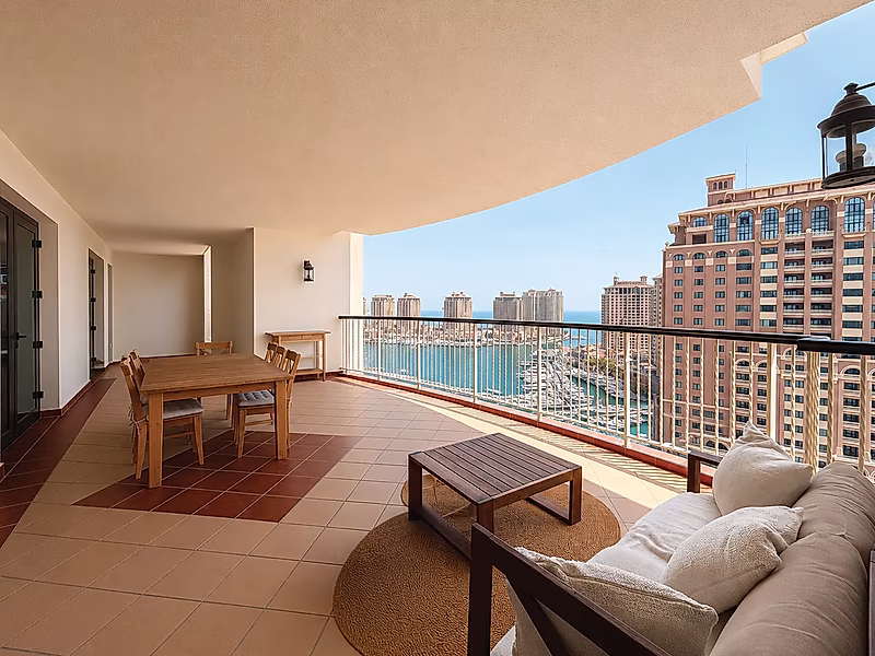 Luxury Fully Renovated 4BR + Maid with Huge Balcony & Stunning Marina Views | Porto Arabia - Photo 1