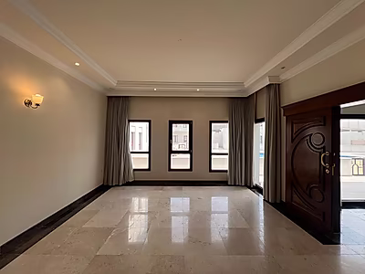 SPACIOUS 5+M+DRIVER | COMPOUND VILLA | LAGOON