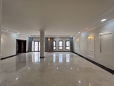 SPACIOUS 5+M+DRIVER | COMPOUND VILLA | LAGOON