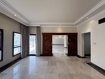 SPACIOUS 5+M+DRIVER | COMPOUND VILLA | LAGOON