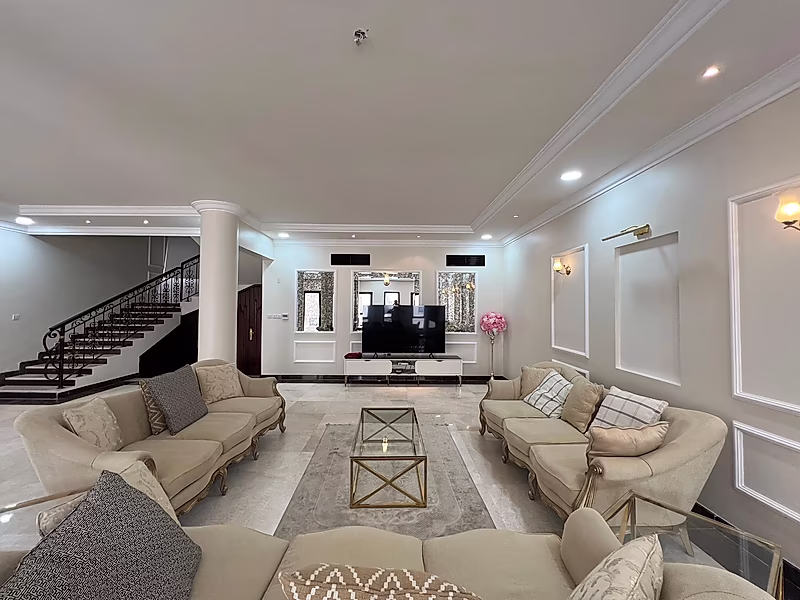 SPACIOUS FURNISHED | 5+M+DRIVER | LAGOON | - Photo 1