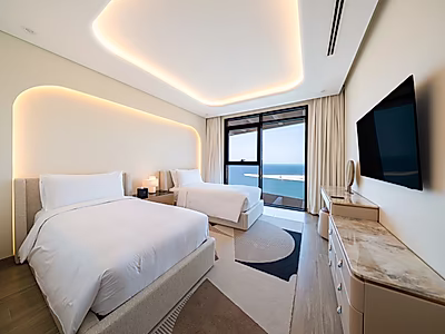 BILLS IN! EXCLUSIVE 2-BR APARTMENT | WATERFRONT