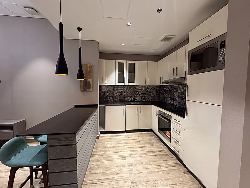 ELEGANT INTERIOR! 1-BEDROOM APARTMENT | BIN MAHMOUD - Photo 2