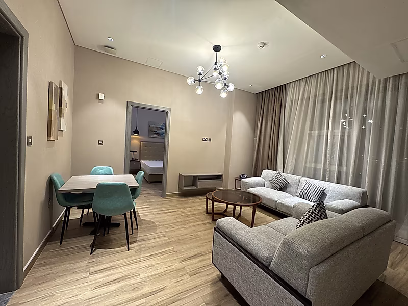 MODERN ELEGANCE 1 BEDROOM APARTMENT | BIN MAHMOUD - Photo 1