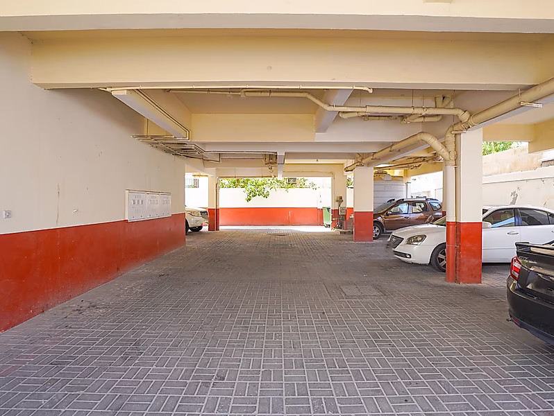 مبنى سكني مكون من 3 طوابق للبيع | مدينة خليفة - Photo 6