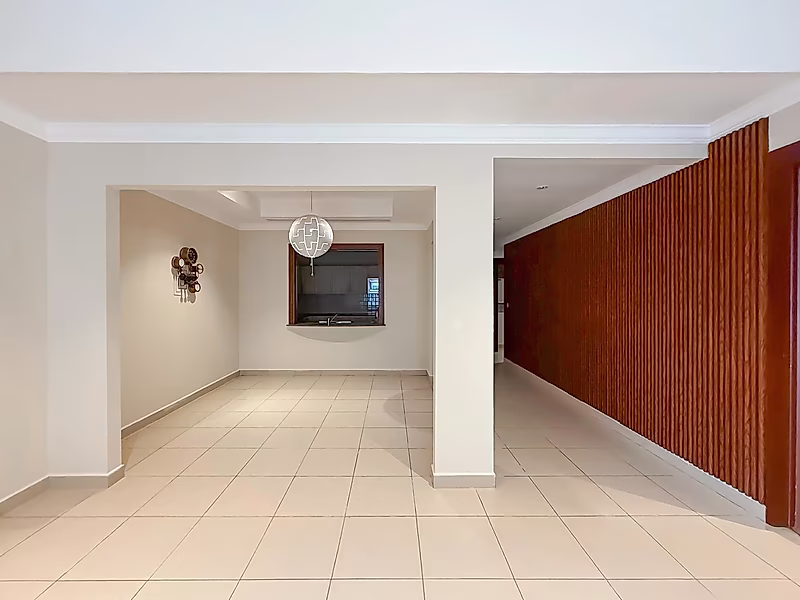 TENANTED INVESTMENT | 148 SQM | READY TITLE DEED - Photo 2