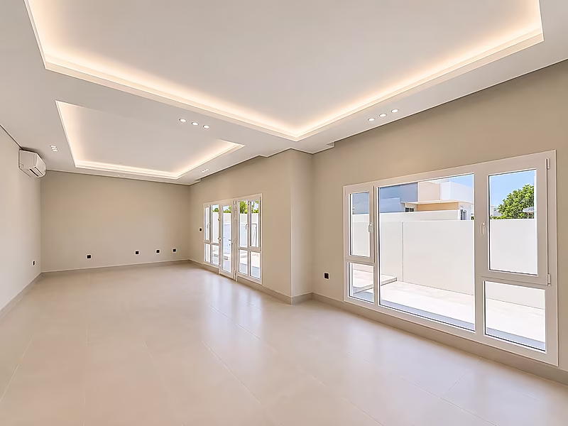 PREMIUM 7+ BEDROOM VILLA FOR RENT - Photo 1