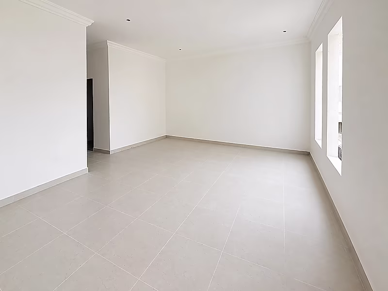 **مبنى سكني جديد مكوّن من 3 طوابق للبيع في Al Khor** - Photo 5