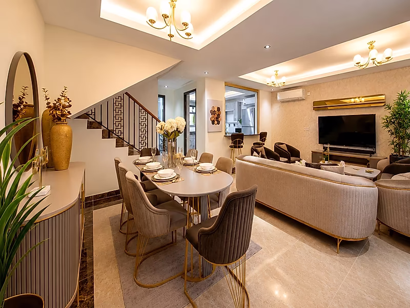 Stunning 5BR Villa with Opulent Finishes - Photo 7