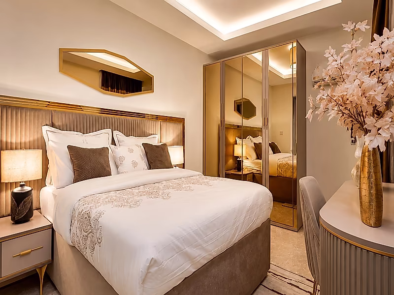 Stunning 5BR Villa with Opulent Finishes - Photo 8