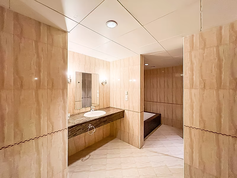 BUSINESS POTENTIAL | SPACIOUS 2 BEDROOM | PORTO ARABIA - Photo 11