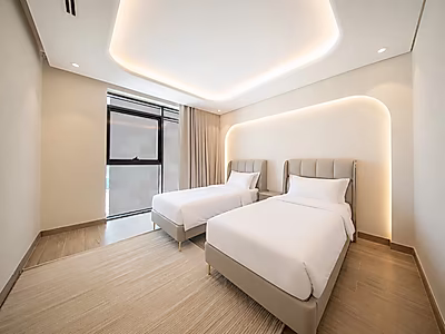 BILLS IN! STUNNING 2BR SEA VIEW | WATERFRONT