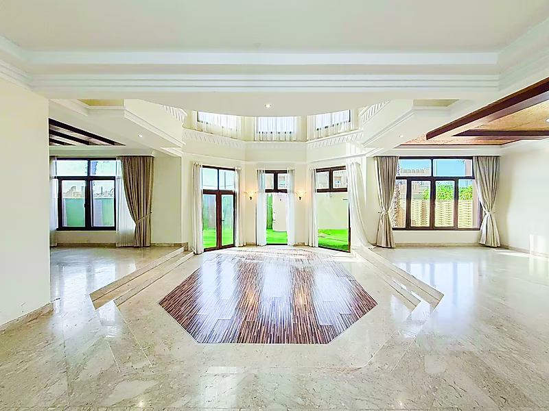 STUNNING 5-BEDROOM ELEGANCE AWAITS - Photo 1