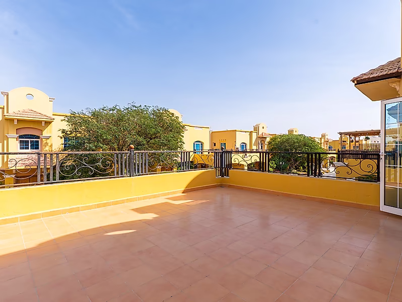 SPACIOUS 4BR + MAID VILLA | FAMILY COMPOUND - Photo 7