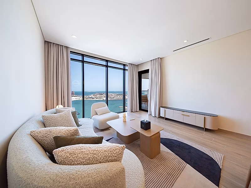 Luxury 2BR Apartment with Elegant Interiors - Photo 2