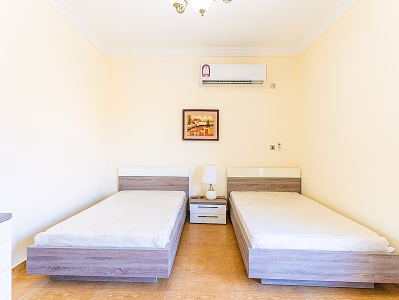 SPACIOUS 4BR + MAID VILLA | FAMILY COMPOUND - Photo 8