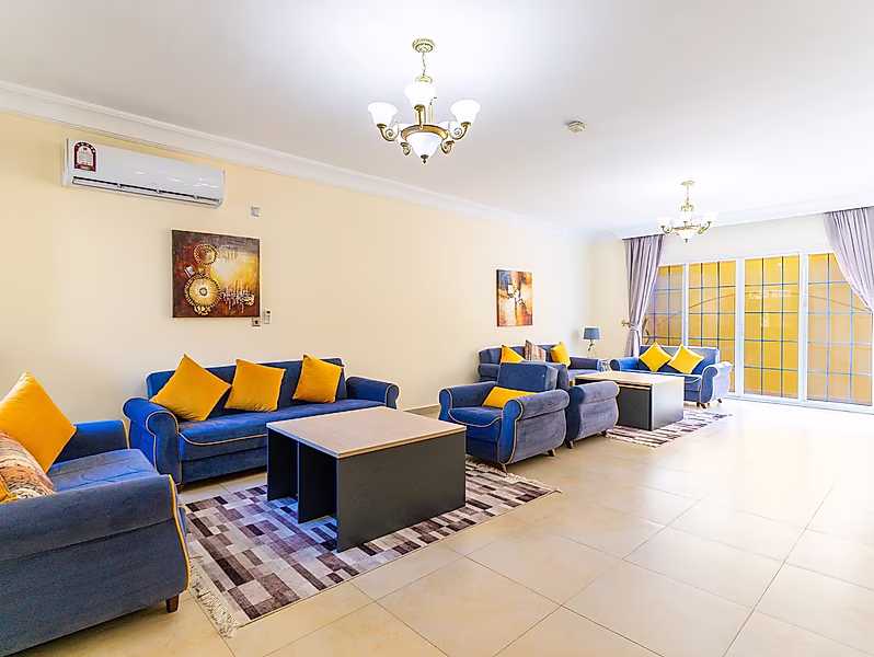 SPACIOUS 4BR + MAID VILLA | FAMILY COMPOUND - Photo 1