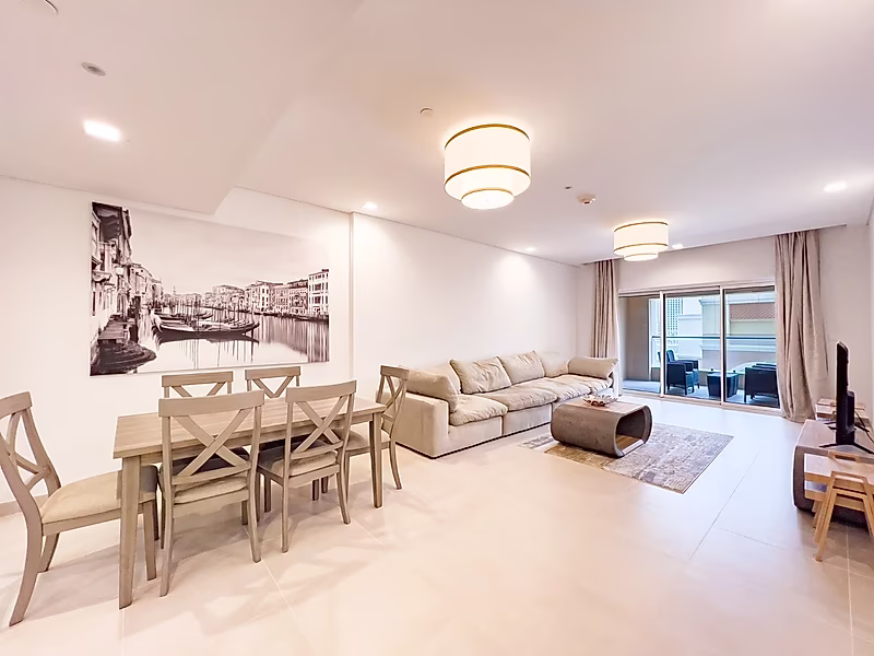 Premium 1-Bedroom Apartment | Beach & Pool View | Tenanted Investment Opportunity - Photo 1
