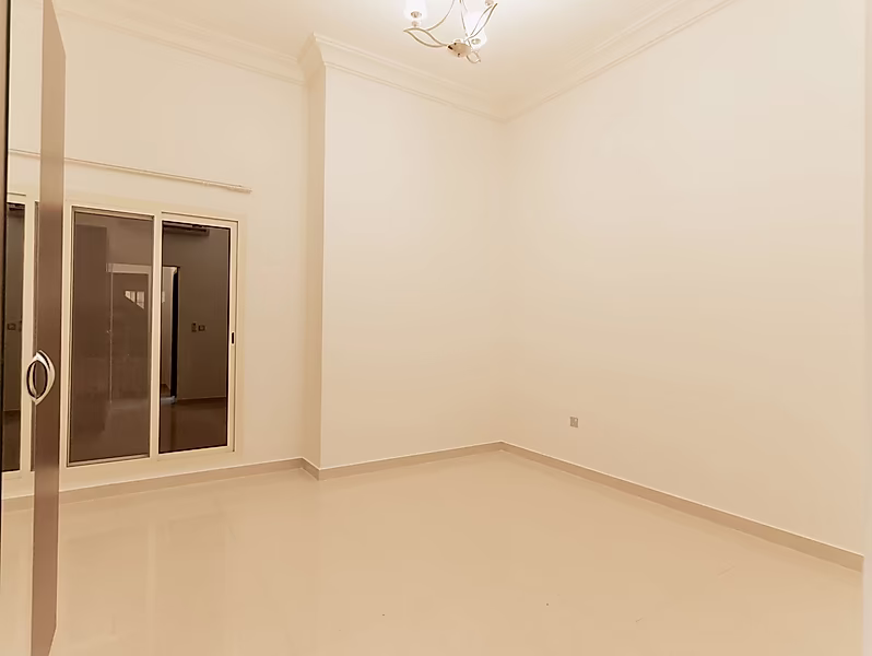 FAMILY COMPOUND | 4BR + MAID ROOM VILLA - Photo 4
