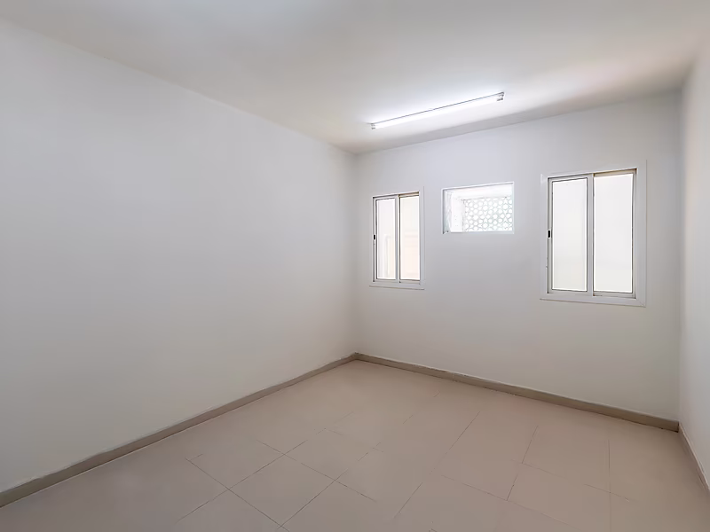 سكن مكون من 50 غرفة + محل للإيجار | أبو نخلة - Photo 4