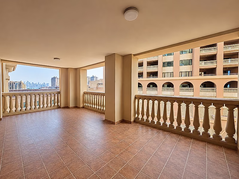 Spacious 1-Bedroom in Premium Tower | Balcony & Luxury Living - Photo 5