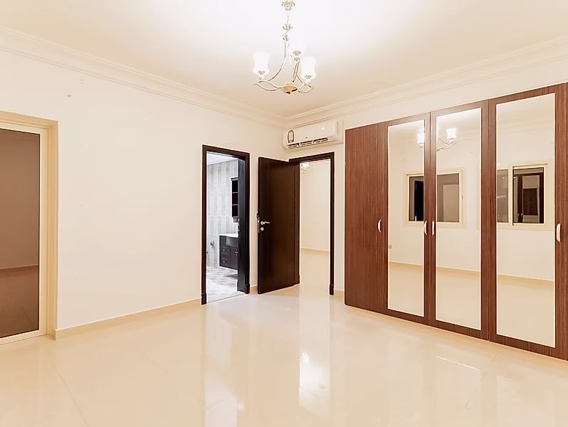 FAMILY COMPOUND | 4BR + MAID ROOM VILLA - Photo 13