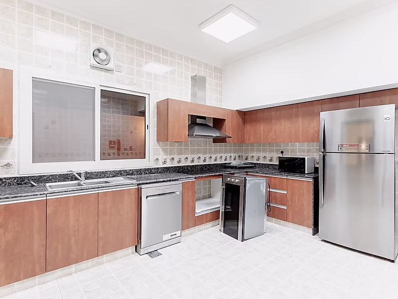 FAMILY COMPOUND | 4BR + MAID ROOM VILLA - Photo 14
