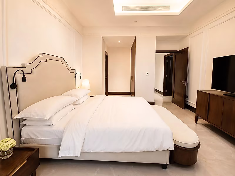 Luxurious Freehold Residence at The St. Regis Marsa Arabia Island, The Pearl-Qatar | Furnished 2BR+Maid - Photo 5