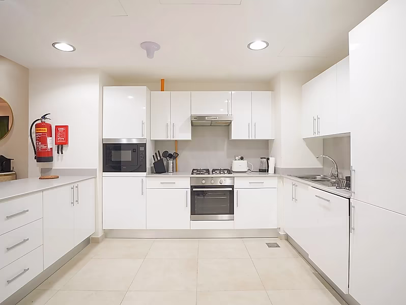 MODERN 1-BEDROOM APARTMENT | MALIBU - Photo 10