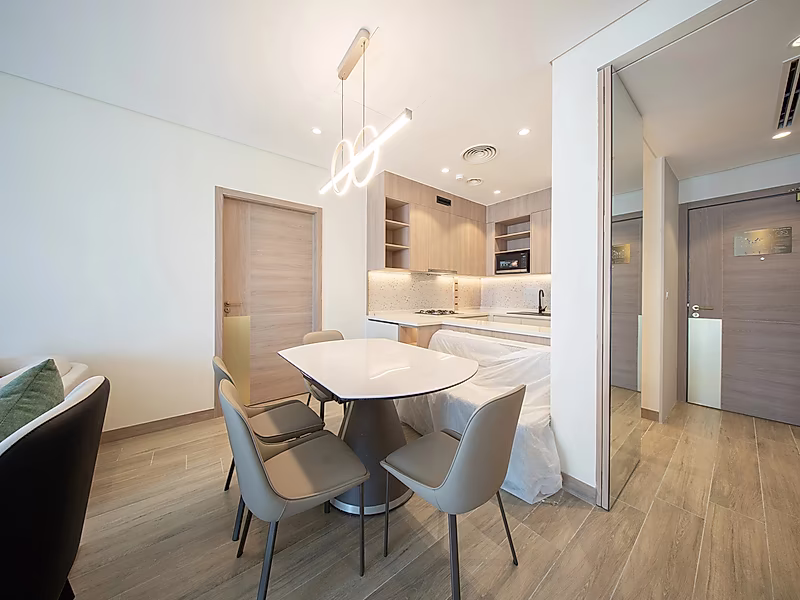 ELEGANT 2 BEDROOM HOME WITH UTILITIES INCLUDED - Photo 4