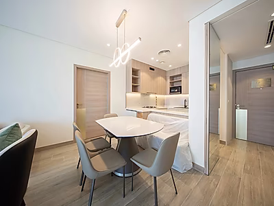 ELEGANT 2 BEDROOM HOME WITH UTILITIES INCLUDED