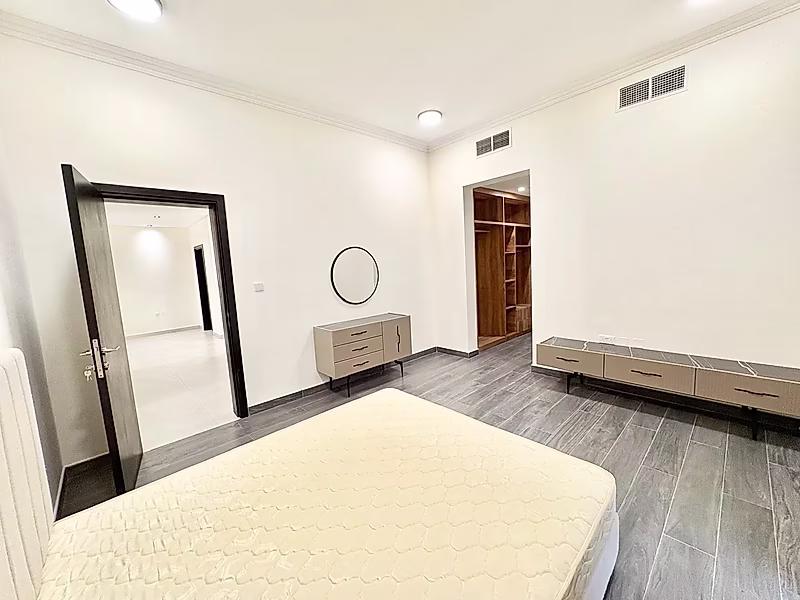 Luxury Furnished Villa for Sale in Simaisma | Pool, Garden & Elevator - Photo 9