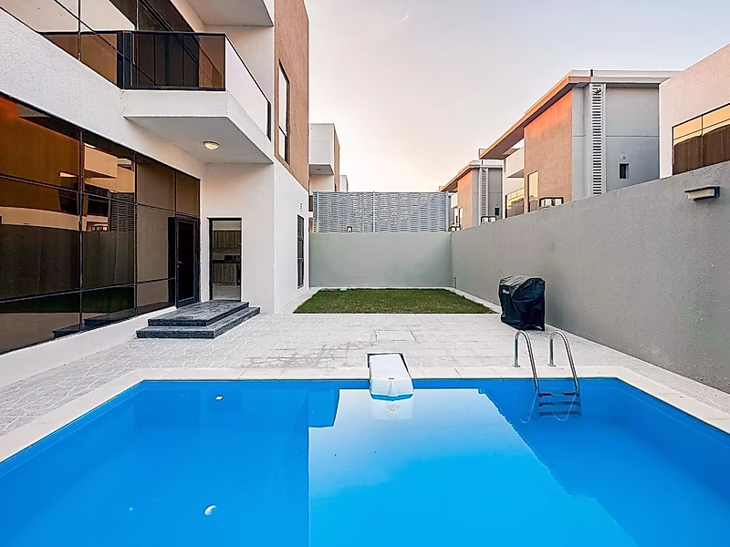 Luxury Furnished Villa for Sale in Simaisma | Pool, Garden & Elevator - Photo 1
