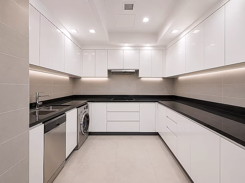 The Largest 1-Bedroom in Mutahidah Towers | 141 SQM | Full Sea & West Bay Views | Luxury Furnished - Photo 8