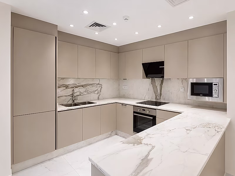 Move-In Ready | High-End Renovation | Prime 2 BR - Porto Arabia - Photo 2