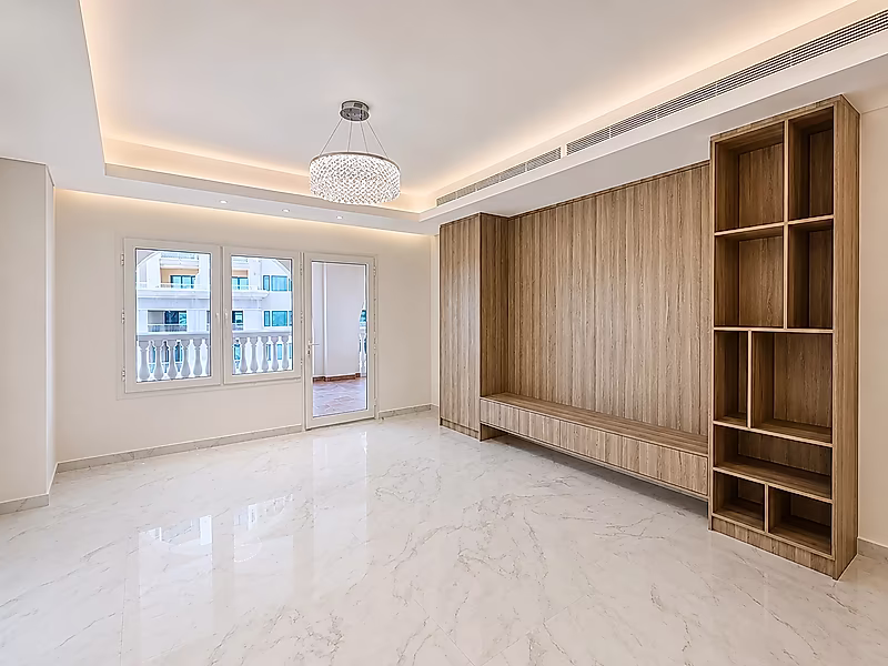 Move-In Ready | High-End Renovation | Prime 2 BR - Porto Arabia - Photo 4