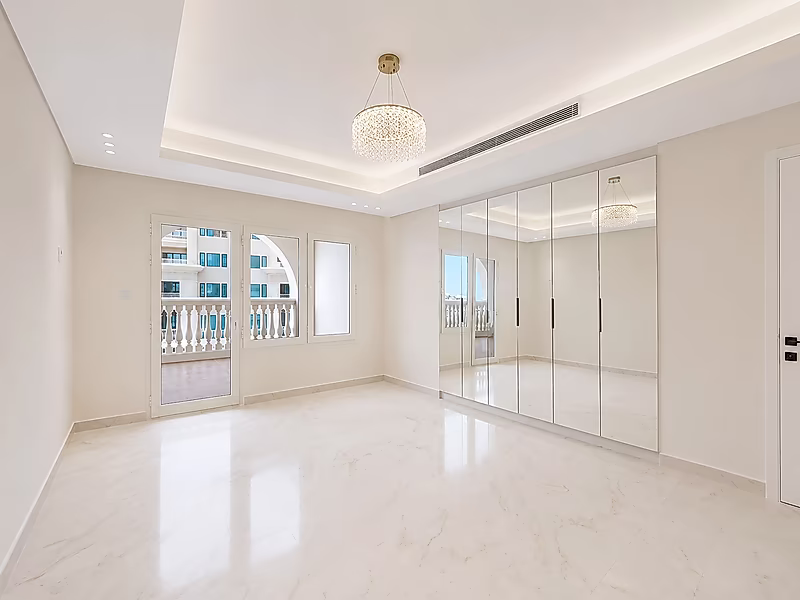 Move-In Ready | High-End Renovation | Prime 2 BR - Porto Arabia - Photo 7