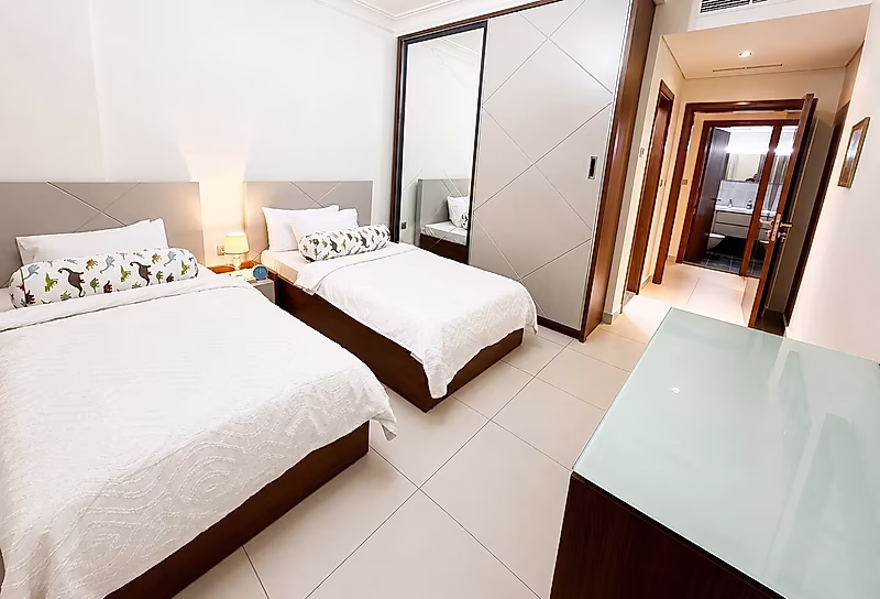 BILLS IN! MODERN 2-BEDROOM WITH ELEGANT FINISHES - Photo 2