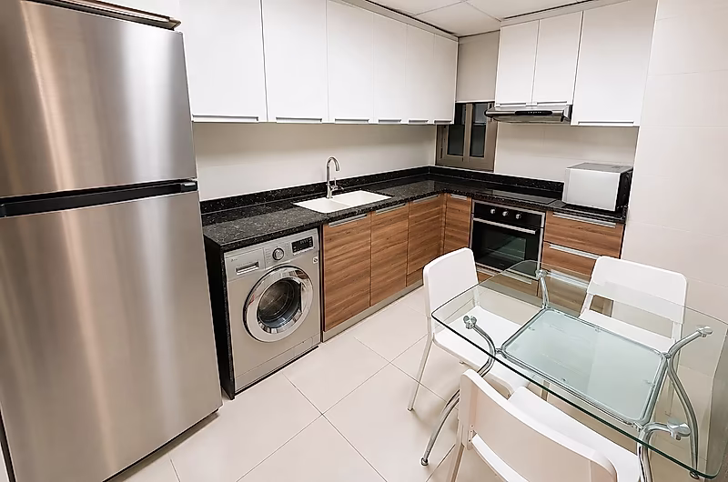 BILLS IN! MODERN 2-BEDROOM WITH ELEGANT FINISHES - Photo 3