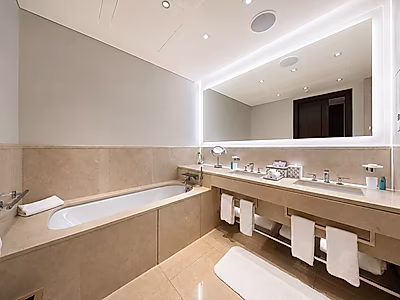 LUXURIOUS 2-BEDROOM + STUDY WITH PREMIUM FINISHES