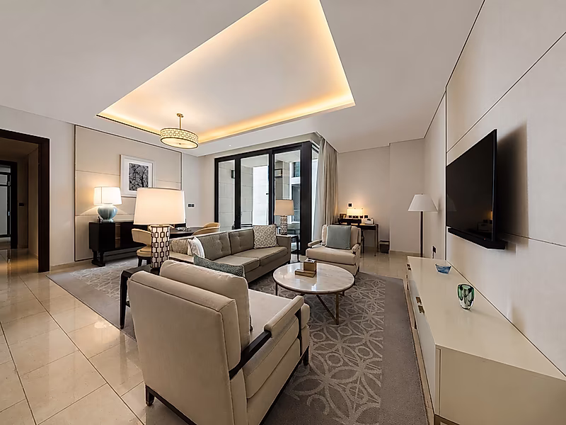 ELEGANTLY STYLED! 2-BEDS WITH COZY AMBIANCE - Photo 1
