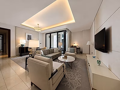 ELEGANTLY STYLED! 2-BEDS WITH COZY AMBIANCE