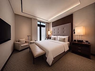 ELEGANTLY STYLED! 2-BEDS WITH COZY AMBIANCE