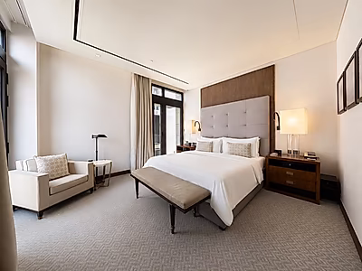 ELEGANTLY STYLED! 2-BEDS WITH COZY AMBIANCE