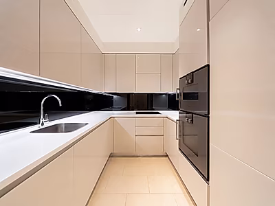 ELEGANTLY STYLED! 2-BEDS WITH COZY AMBIANCE