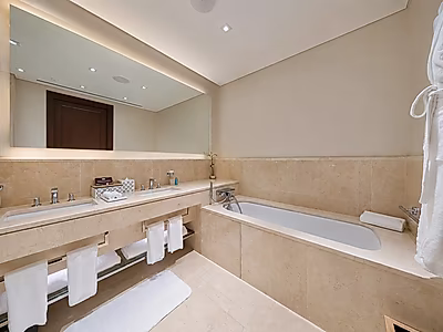ELEGANTLY STYLED! 2-BEDS WITH COZY AMBIANCE