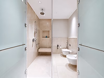 ELEGANTLY STYLED! 2-BEDS WITH COZY AMBIANCE