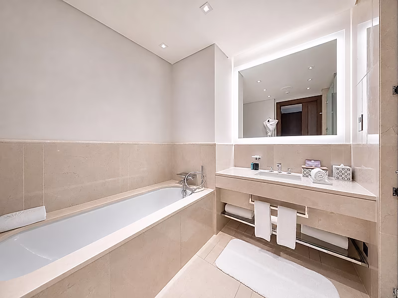 ELEGANT CITY LIVING! SPACIOUS 3-BR WITH BALCONY - Photo 11