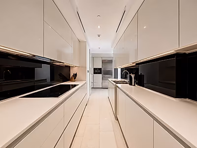 PRESTIGIOUS FAMILY LIVING! 4-BR DUPLEX APARTMENT